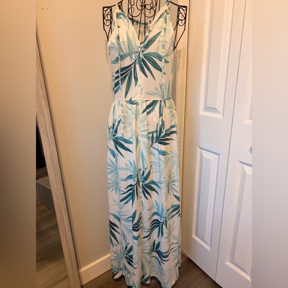 Tropical Leaf Print Maxi Dress